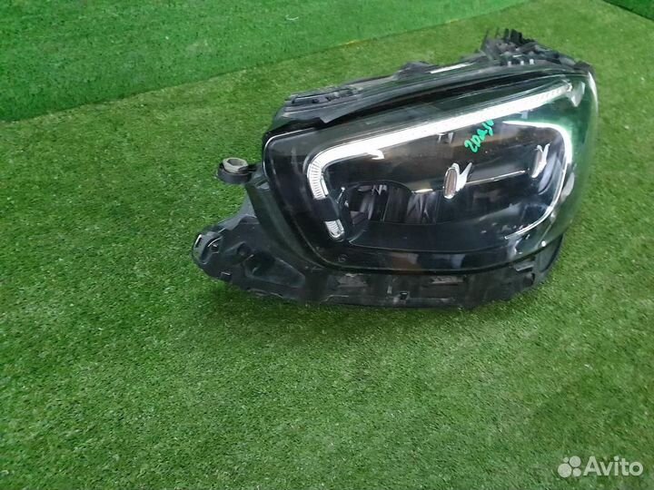 Фара левая Mercedes-Benz E-Class