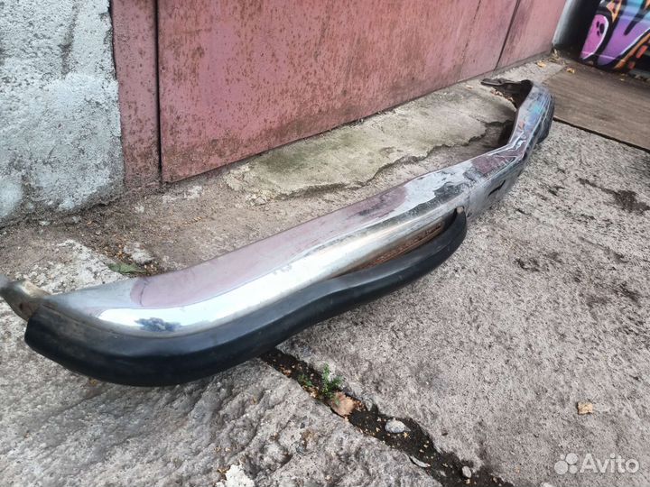 Бампер передний Mercedes W123