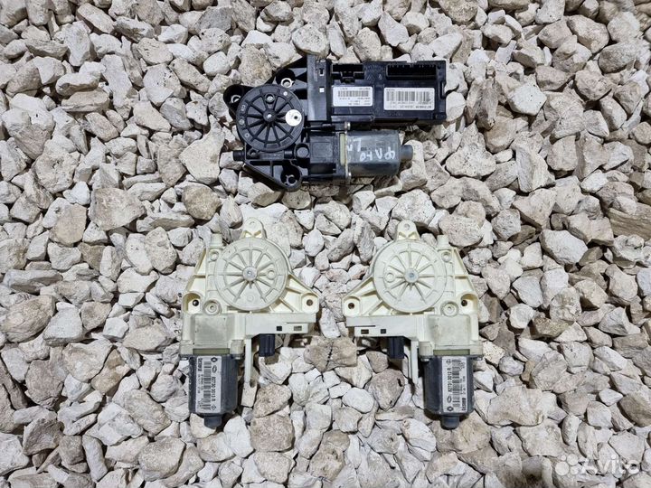 Моторчик стеклоподъемника Флюенс Fluence