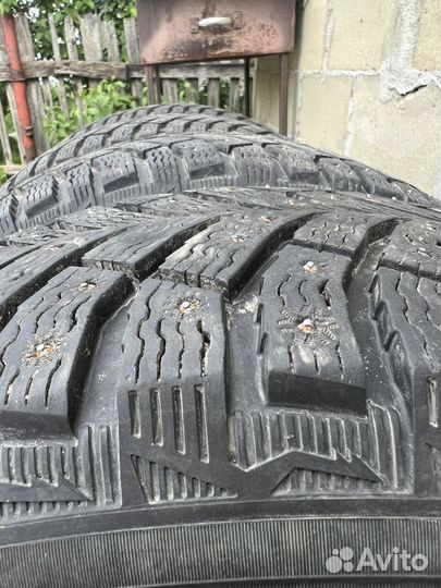 Michelin X-Ice North 4 215/65 R17