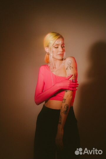 Аренда розового топа с перчаткой