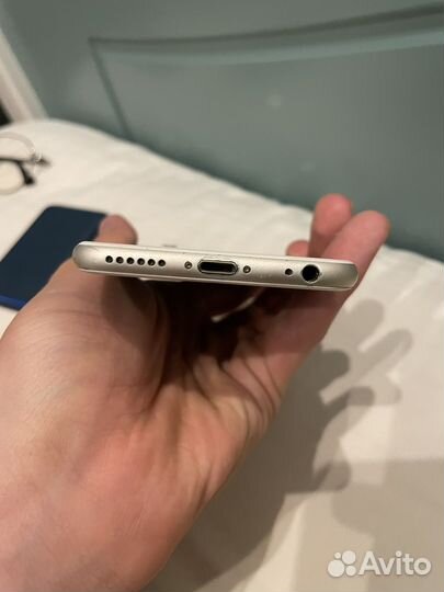 Телефон iPhone 6s