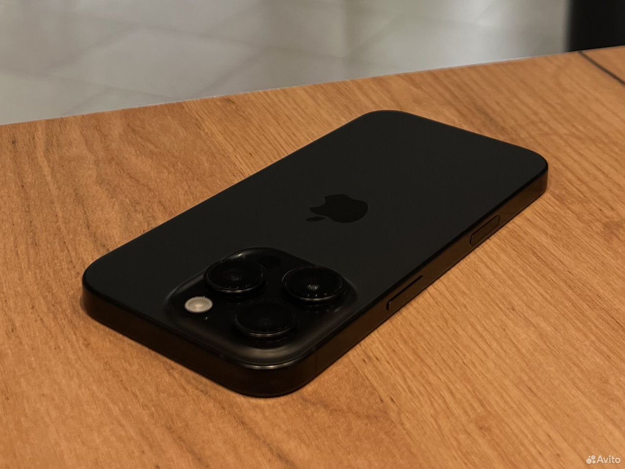 iPhone 16 Pro, 256 ГБ, SIM + eSIM