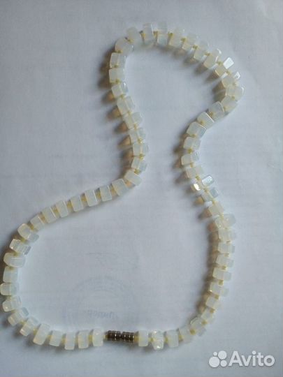 Колье лунный камень