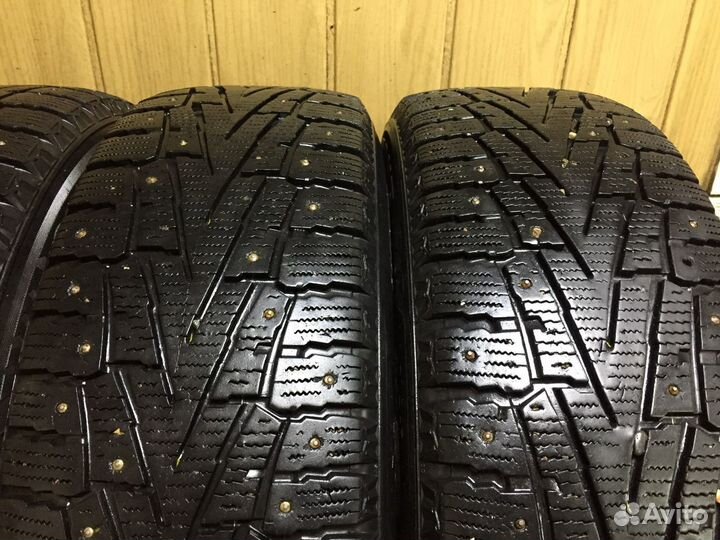 Roadstone Winguard WinSpike SUV 225/65 R17