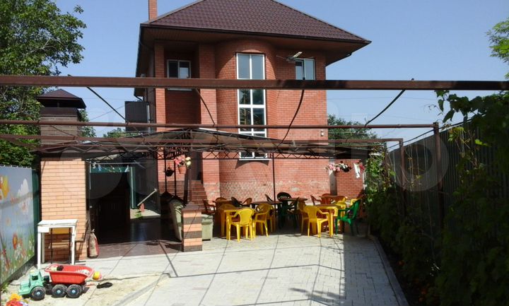 Комната 18 м² в > 9-к., 2/2 эт.