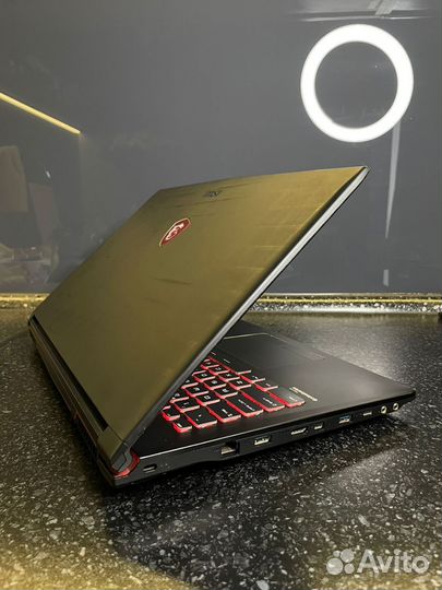Игровой ноутбук msi i7-7700hq/gtx1060/16g/ssd512