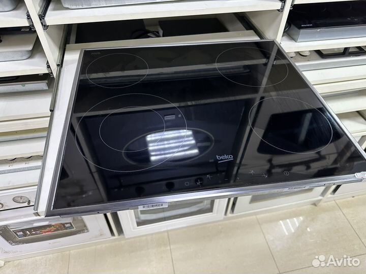 Электрическая варочная поверхность Beko HIC64402X