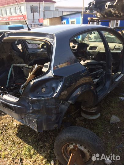 Четверть задняя правая Opel Astra H