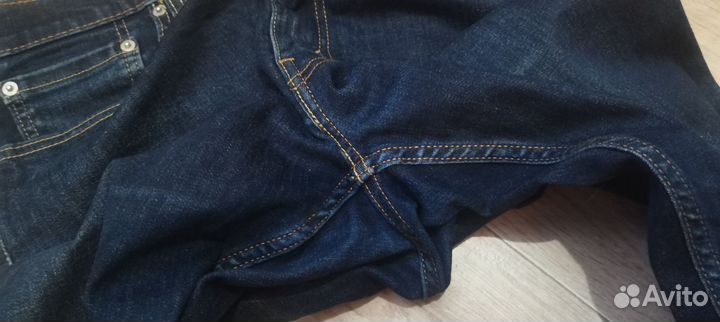 Джинсы Levi's 512