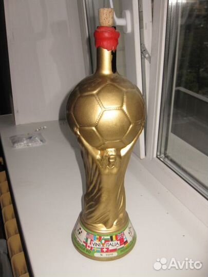 Редкая коллекционная винная бутылка Mondiale 90