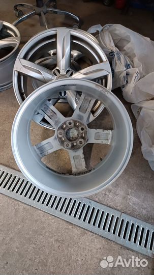 Продам оригинальные диски на Ауди R18