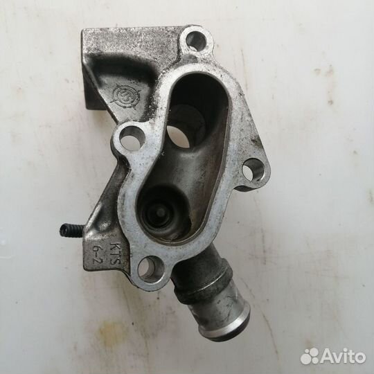 Фланец системы охлаждения Ford Focus 2 1.6 115 л.с