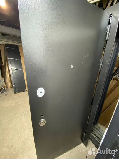 Толстая дверь входная с доставкой бесплатно