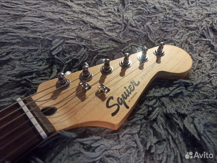 Электрогитара Fender Squier Bullet Strat HSS