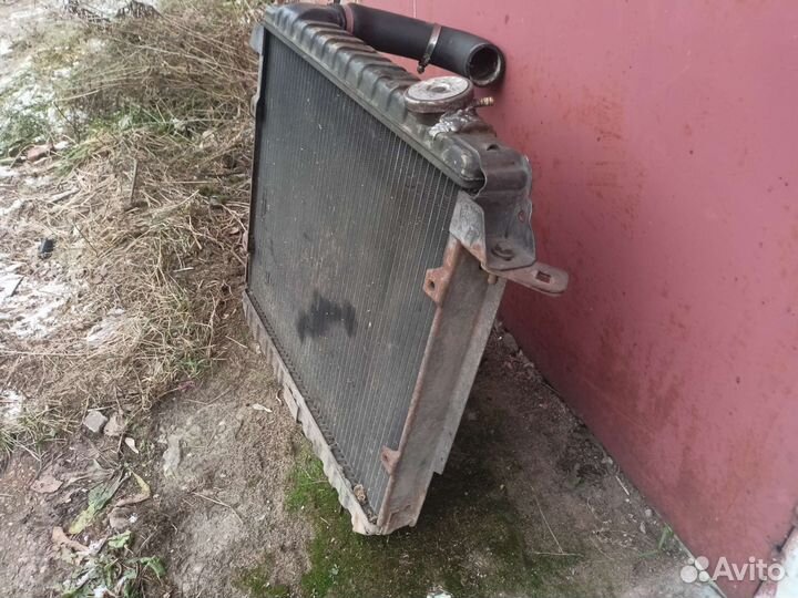 Радиатор охлаждения двигателя джип черокки ll