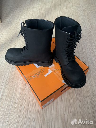 Balenciaga Steroid Boots Type