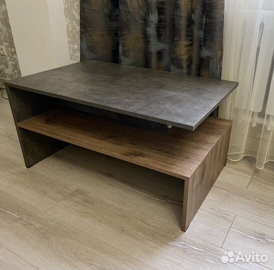 Журнальный столик