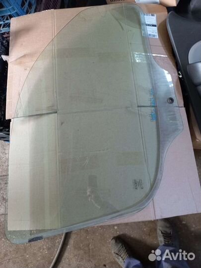 Стекло переднее правое Fiat Doblo 2011