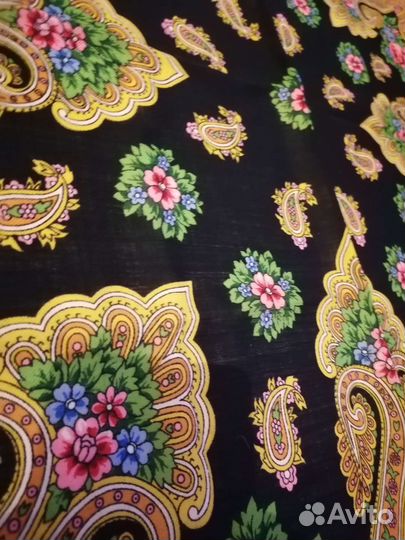 Павловопосадский шерстяной платок