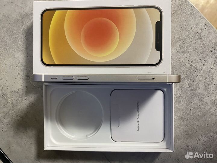 iPhone 12, 64 ГБ
