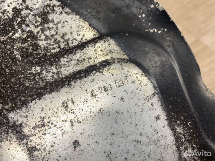 Пыльник тормозного диска передний правый Bmw X5