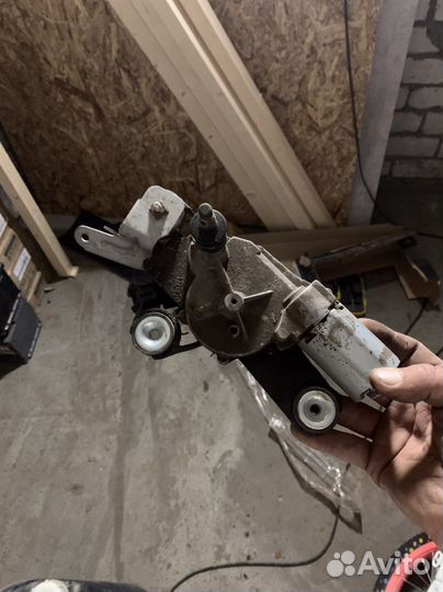 Моторчик мотор дворника крышки багажника mazda