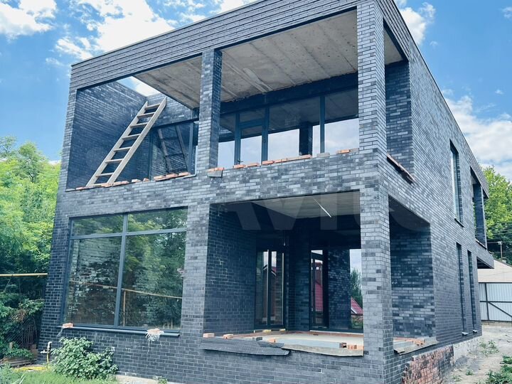 Дом 180,8 м² на участке 3,7 сот.