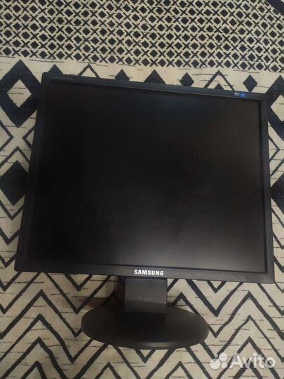 Монитор Samsung 19