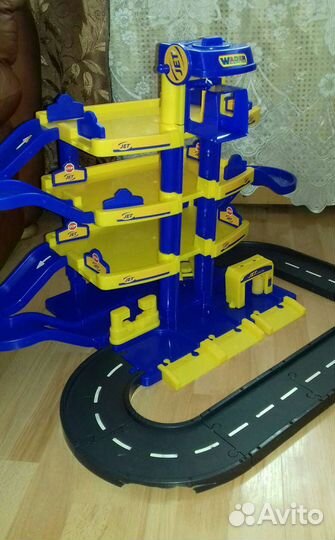 Трек Парковка для машин