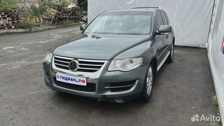 Рычаг передний нижний левый Volkswagen Touareg (GP) 7L0407151H