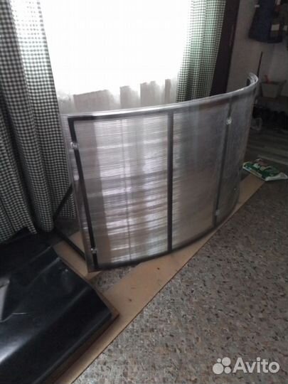 Козырек над входной дверью