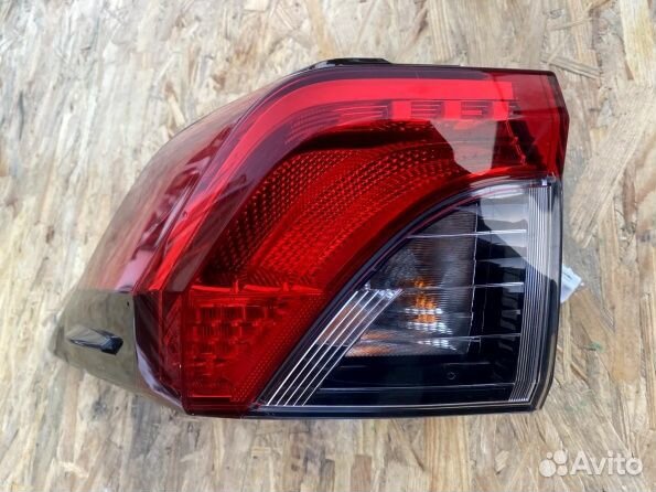 Фонарь внешний левый Toyota RAV-4 XA 50