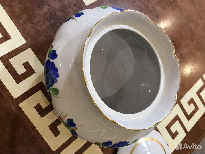 Супница фарфоровая