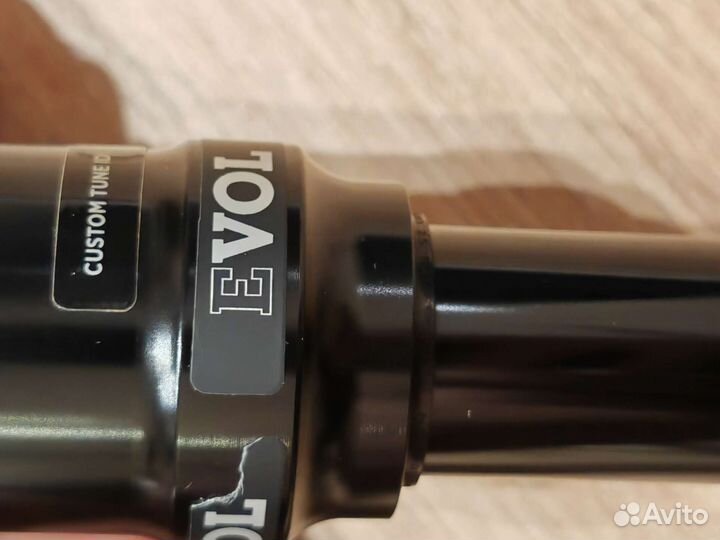 Амортизатор задний FOX DPX2 250 70, 250 75