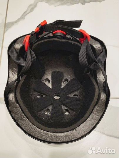 Щлем защитный детский reaction