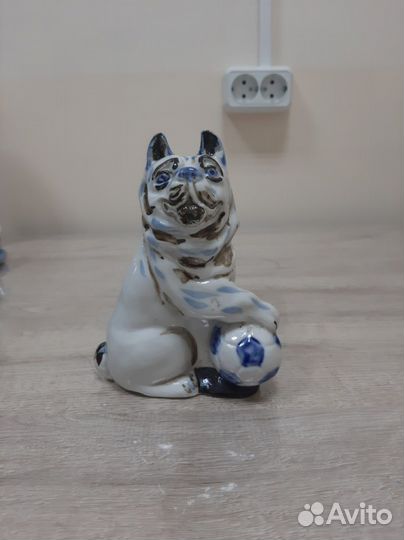 Статуэтка фарфор
