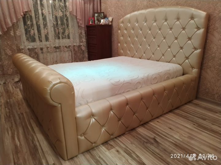 Кровать
