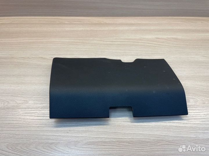 Крышка блока предохранителей салона Skoda Rapid