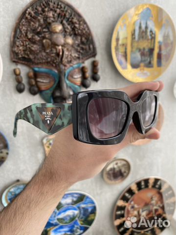 Солнцезащитные очки prada
