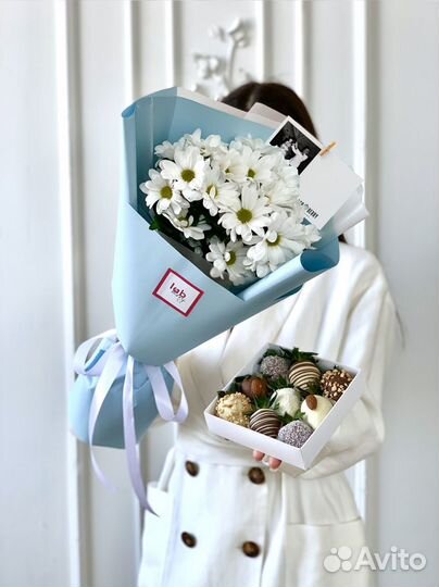 Комбо клубника в шоколаде + цветы