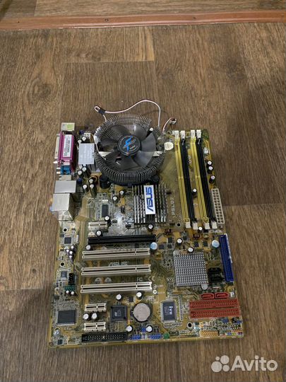 Материнская плата на 775 сокете