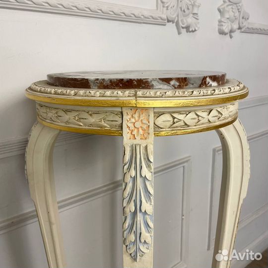 Антикварная высокая подставка