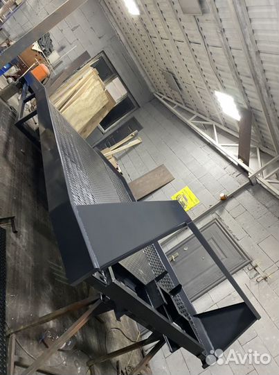 Эвакуаторная платформа с документами