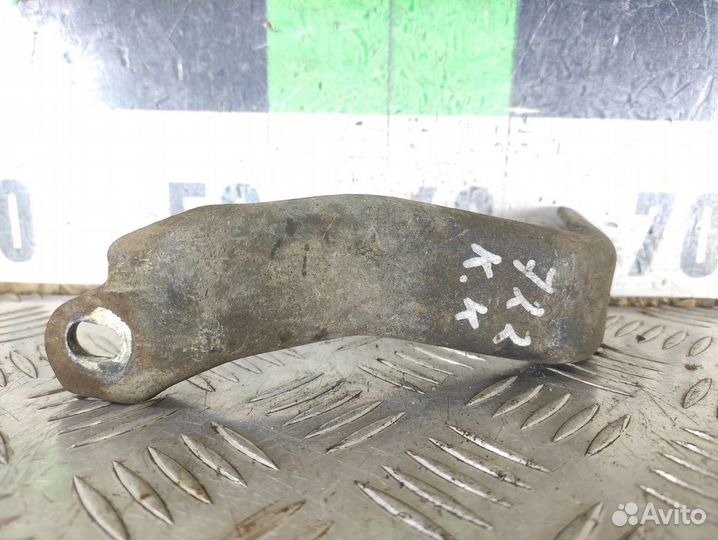 Кронштейн впускного коллектора Renault Logan 2005