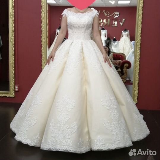 Свадебное платье