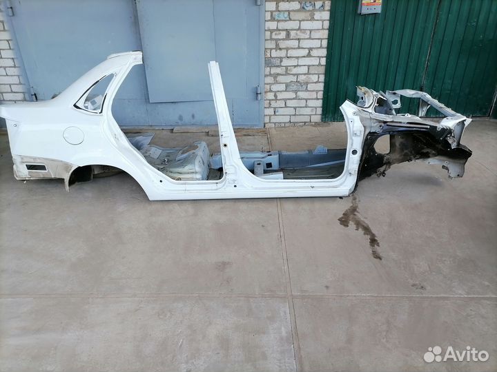 Боковина правая, четверть зад, перед Лада Гранта 2