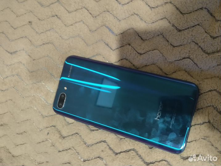 HONOR 10, 4/64 ГБ
