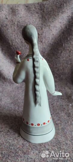 Статуэтка Аленький цветочек. Гжель