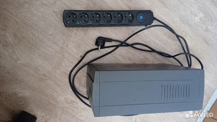 APC Back-UPS RS 1100